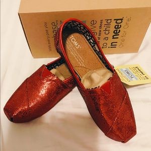 Brand new! Toms shoe!